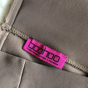 tan boohoo mini skirt